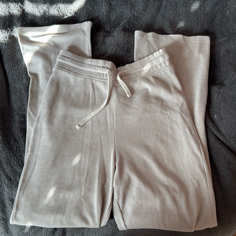 Hollister cream waffle knit pants, flared/wide legged size S
